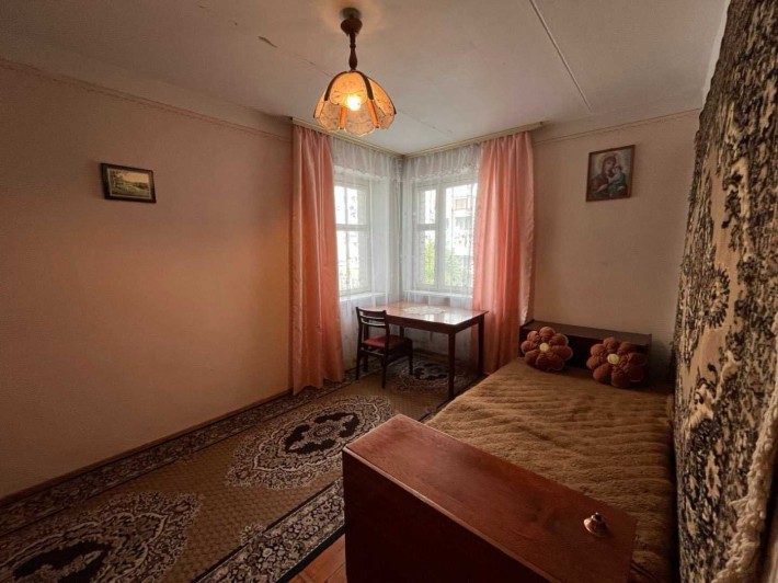 Терміновий продаж 2-кімнатної квартири в місті Шептицький - фото 1