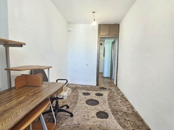 Продам 1-кімнатну квартиру більшої площі Шептицкий