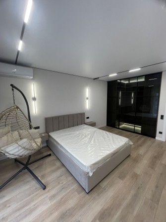 Продаж 2-к квартири Озерна - фото 1