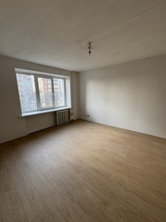 Власник. Двостороння, 3-х кімнатна, 69 кв., 5/9, н/п, цегла, не кутова - фото 1