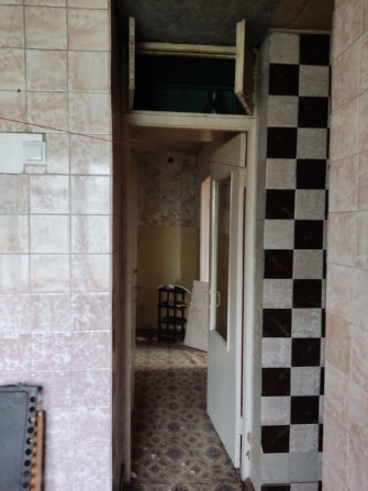 Продам 2-х кімнатну квартиру під ваш ремонт - фото 1