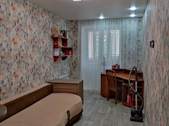 Продам 3-х кімнатну квартиру з переплануванням Чугуев