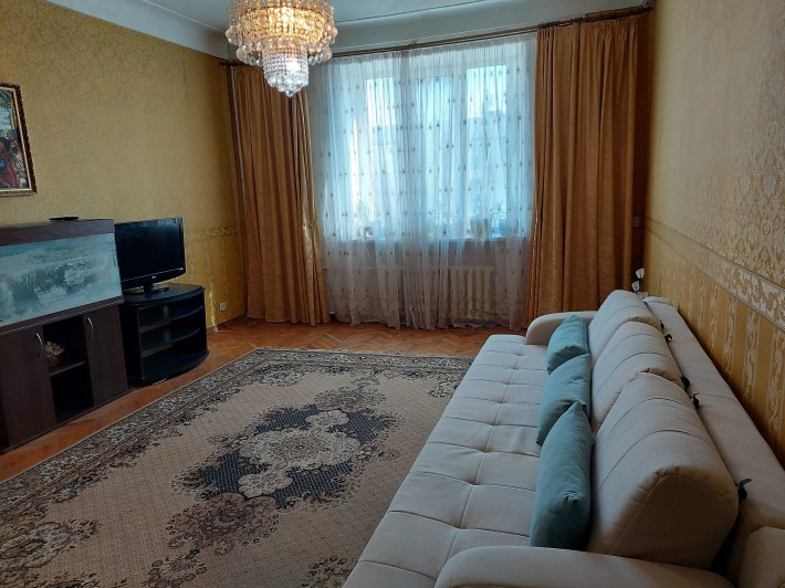 Продам 4 комн. кв-ру в Чугуеве - фото 1