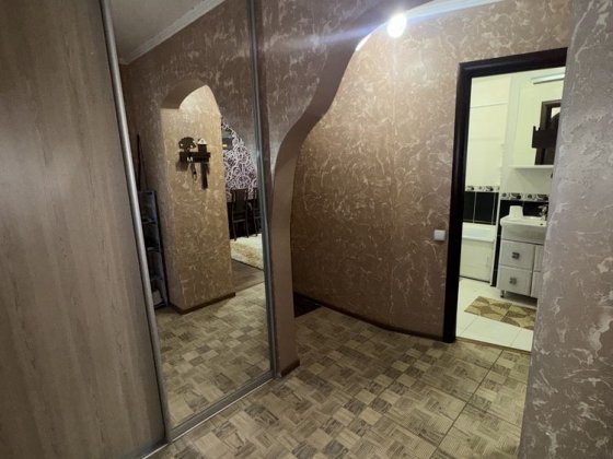 Продам 3х комнатную квартиру в районе жд вокзала Никополь