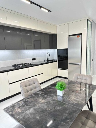 Продам квартиру з новим ремонтом - фото 1