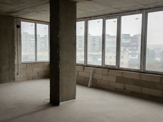 Видова 2 х кімнатна квартира в престижному районі Зарванцы