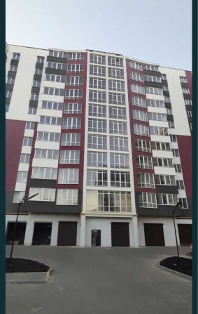 Простора 1 кімнатна квартира в хорошій новобудові! - фото 1