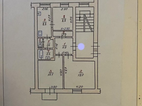 Продається трьохкімнатна квартира в будинку у самому центрі міста. Хмельницький