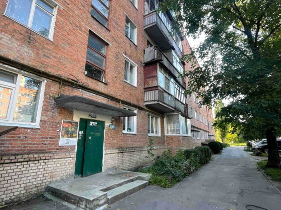 2к квартира на 3му поверсі по вул.Зарічанська. Хмельницкий