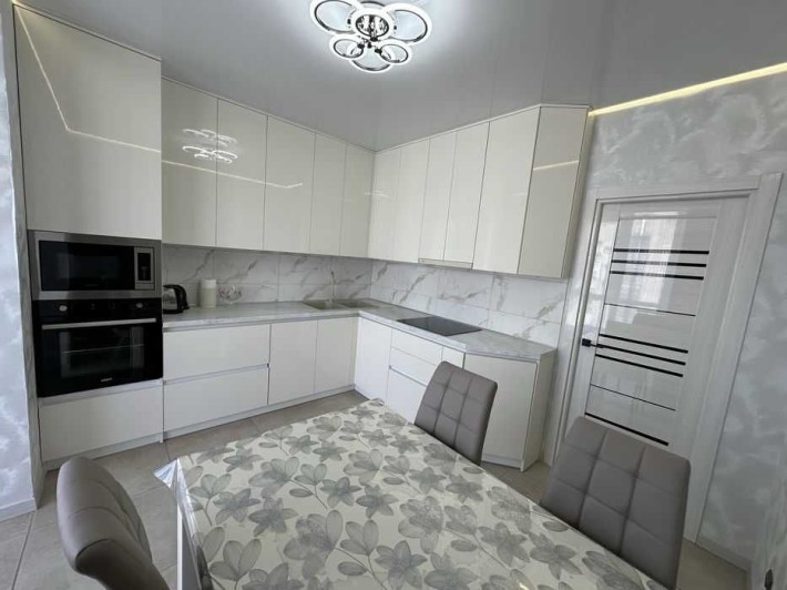 У продажу добротна 2к квартира в новобудові з ремонтом! ід 39498 - фото 1