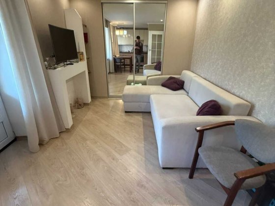 2к, центр, Гарячий продаж, друга лінія, середній поверз, мінімальне оф Хмельницький