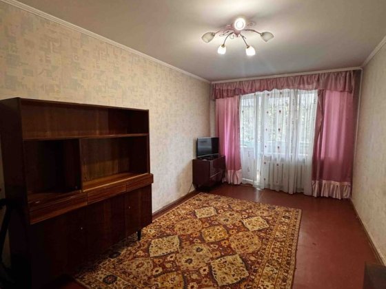 Продаж хорошої 2-кімнатної квартири-Виставка. Мінімальне оформлення! Хмельницький