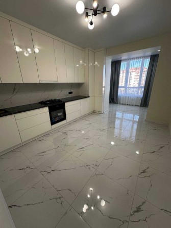 Продаж 1 К. Виставка - фото 1