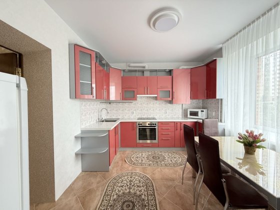 Простора двохкімнатна новобудова з меблями і технікою Хмельницький