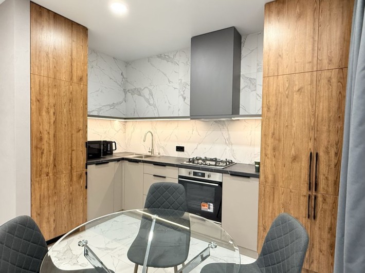 Чудова 1,5 квартира з ремонтом, меблями і технікою - фото 1