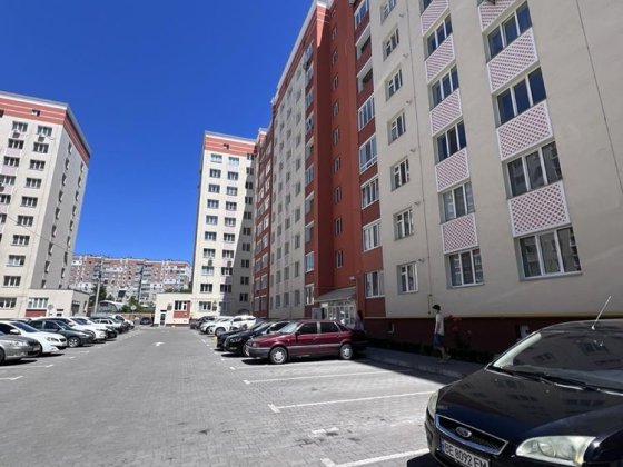 Терміново! Продаж великої 2-кімнатної квартири. Рауш- Виставка. Хмельницький