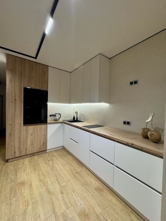 Продам 1-кім кв з якісним дизайнерським ремоном ЖК Брама 2 - фото 1