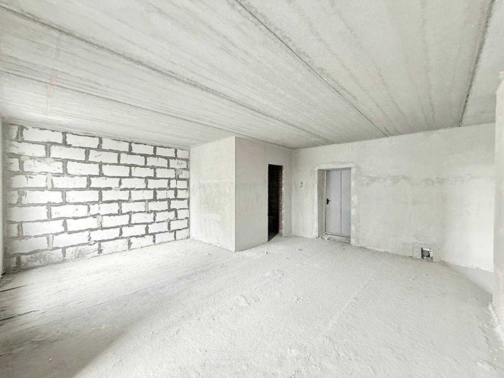 Продам, 3-к, Брама 2, после строителей, 73.7 кв.м. - фото 1