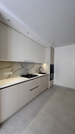 Продам Квартиру с Дизайнерским ремонтом - фото 1