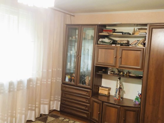 Продається простора 3-х кімнатна квартира з автономкою  в передмісті! Станишівка