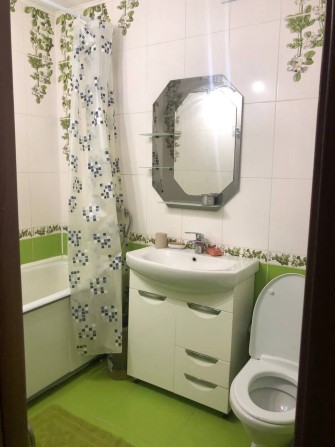 Продаж 2 кім кв з АО в Новогуйвинську - фото 1