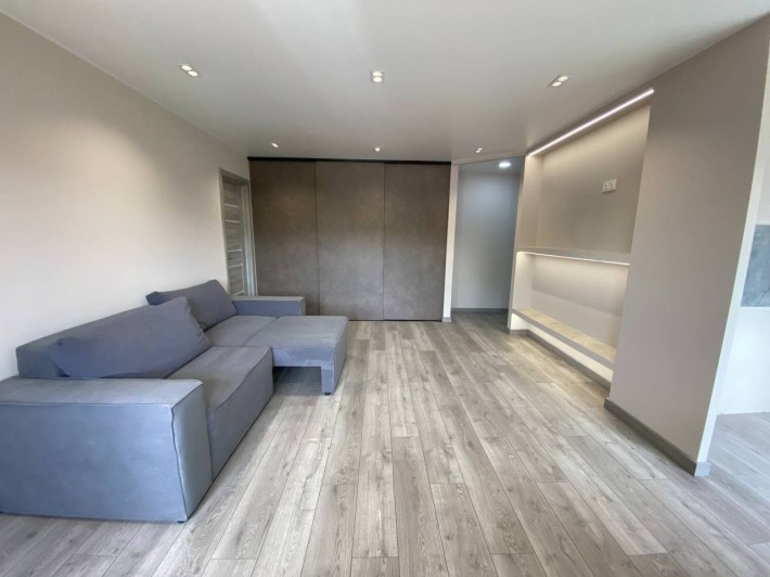 Від власника!!! Продаж 2 к квартири  у самому центрі  м. Свалява - фото 1