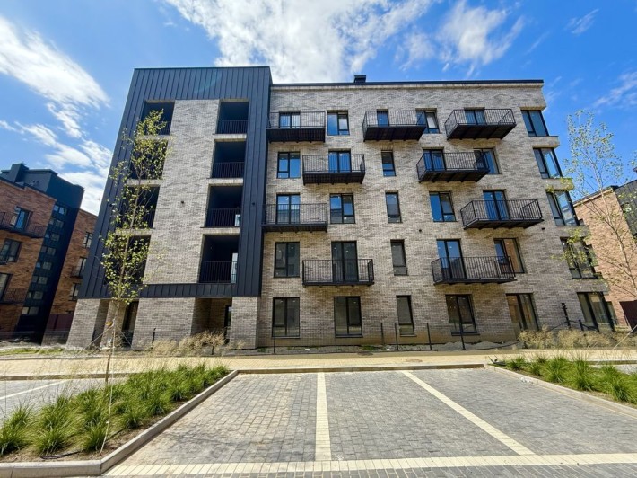 2 кім ЖК Долішній з чудовим  плануванням відкритим балконом та терасою - фото 1