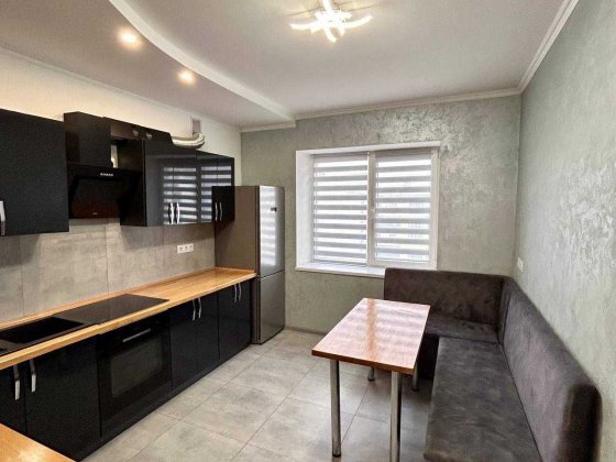 Продаж 2-кім квартиири біля міського озера та парку по Супер Ціні. Крихівці