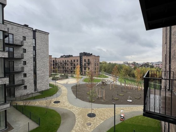 Здана , готова до ремонту квартира в молоповерховому будинку Крихівці