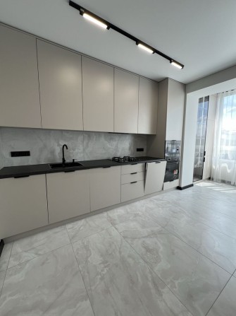 Продаю 2 кімнатну квартру біля міського озера - фото 1