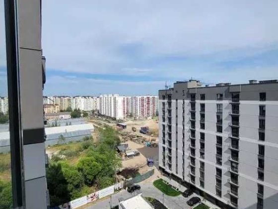 Продається 1 кім.квартира з частковим ремонтом В ЖК Козацьке . Криховцы