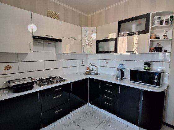 Продається 2 кімнатна квартира з ремонтом Білогородка