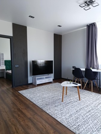 Терміновий продаж 2 кімнатної квартири в новобудові з ремонтом т - фото 1