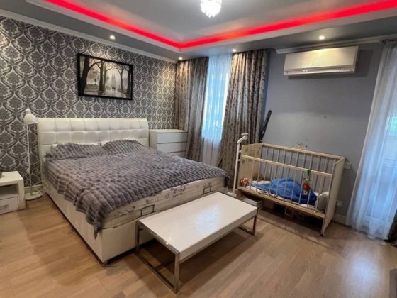 Квартира з ремонтом/меблями/технікою/ Єоселя/ Петрівський квартал Святопетрівське