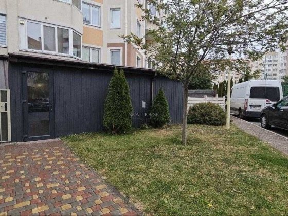 Продаж великої квартири з двориком в ЖК Петрівський квартал Святопетровское