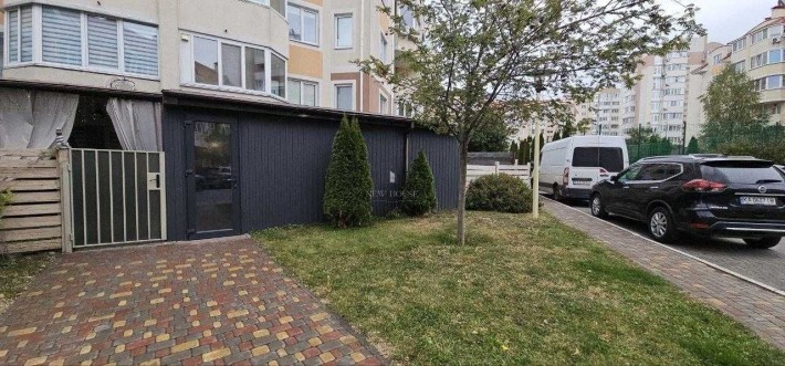 Продаж великої квартири з двориком в ЖК Петрівський квартал - фото 1