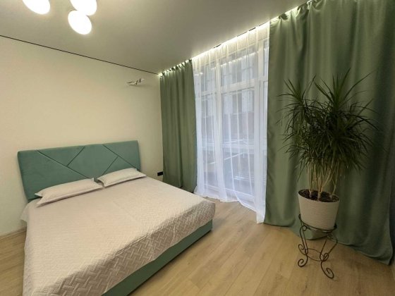 Сучасна квартира з ремонтом і власним двориком у Святопетрівському Святопетрівське