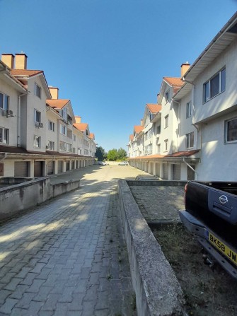 Без комісії, 3к, 87м², вітальня і дві спальні, меблі, техніка, балкон - фото 1