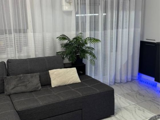 БЕЗ КОМІСІЇ! ВІД ВЛАСНИКА! 3 кімн. квартира з власним ДВОРИКОМ! Святопетровское