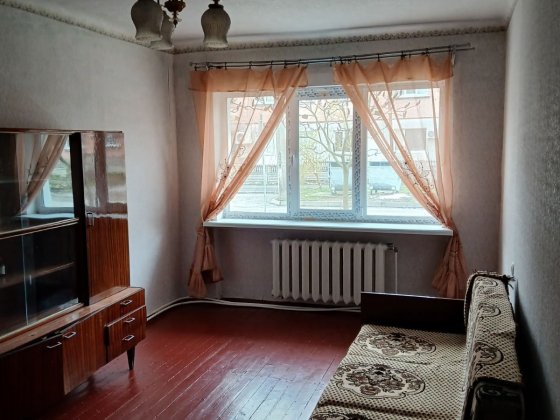 2-кімнатна квартира в центрі Сквири Сквира