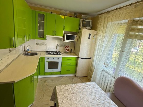 Продаж однокімнатної квартири.  Узин. Центр Узин