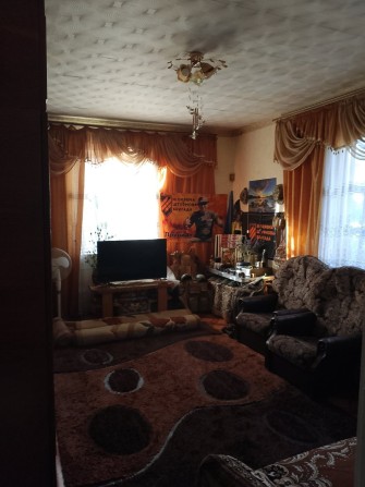 Продам 3-х кімнатну квартиру в місті Узин. - фото 1