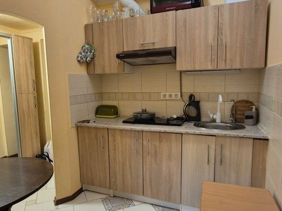 Продам квартиру з ремонтом, центр Немішаєве