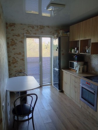 Одно кімнатна квартира з двориком - фото 1