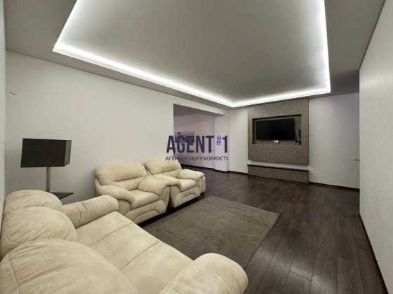 Продаж якісної 3-кімн. квартири ЖК Чайка, вул. Лобановського, 21. Чайки