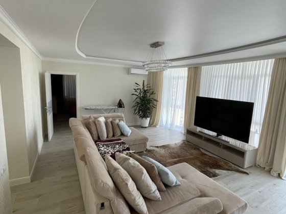 Топовий варіант! 3-кімнатна квартира з повним фаршем! Чайки