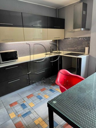 Продаж 2-к кв/Чайки/вул. Коцюбинського/з ремонтом/м. Житомирська - фото 1