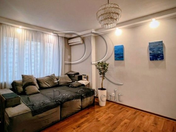 Продаж 2 к кв/ Чайки/Печерська/з ремонтом та меблями/метро Житомирська Чайки