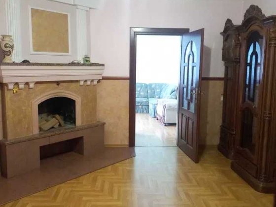 Продаж 4 км квартири м.Самбір з гаражем Самбор