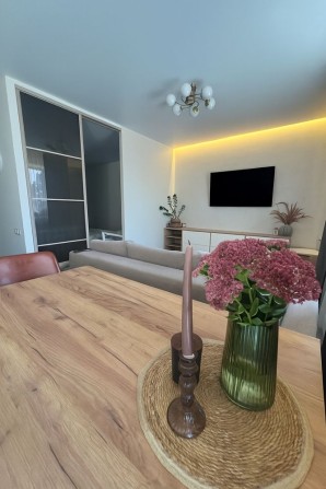 Продаж сучасної квартири з якісним ремонтом поруч Avalon Holiday. - фото 1